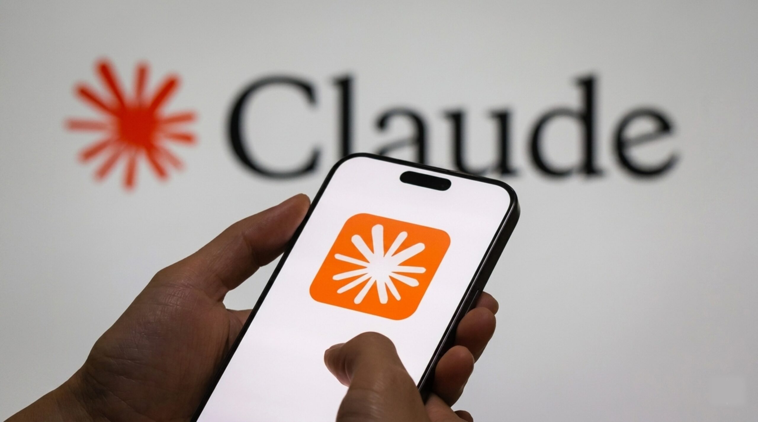 Anthropic Claude advanced AI model with restricted access announcement